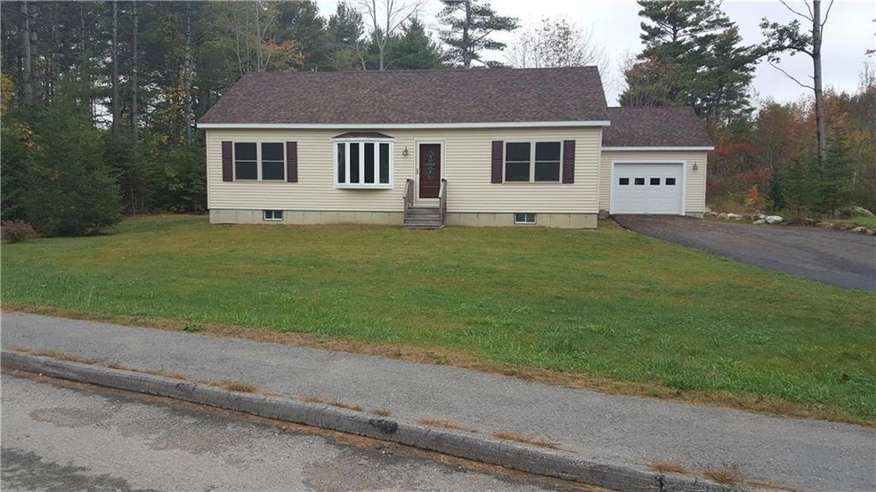 Exterior, Ranch with 1 Car Garage!