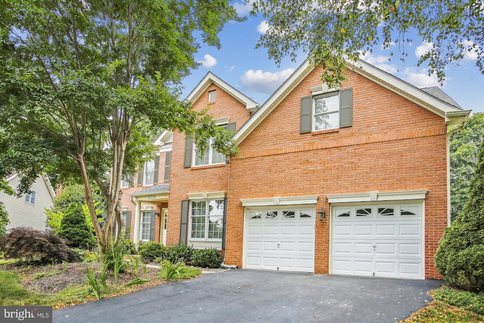 12718 Autumn Crest Dr, Herndon, VA 20171 - photo 1