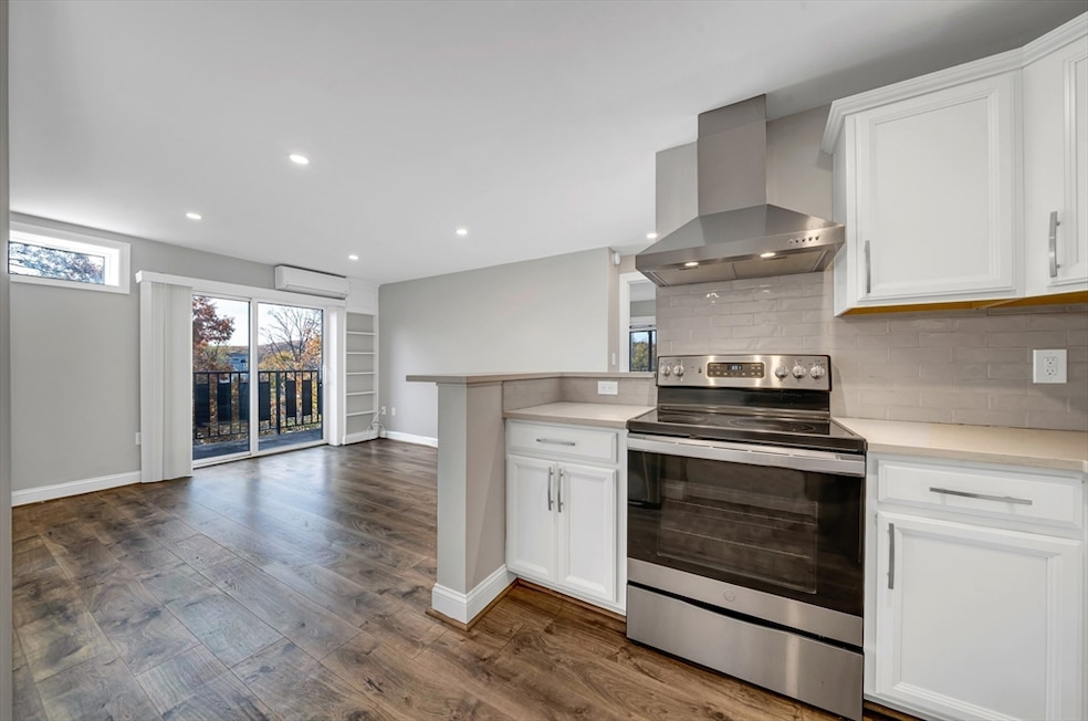 26 W Wyoming Ave unit 4E, Melrose, MA 02176 - photo 1