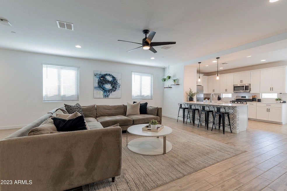 9635 E Thunderbolt Ave, Mesa, AZ 85212 - photo 1