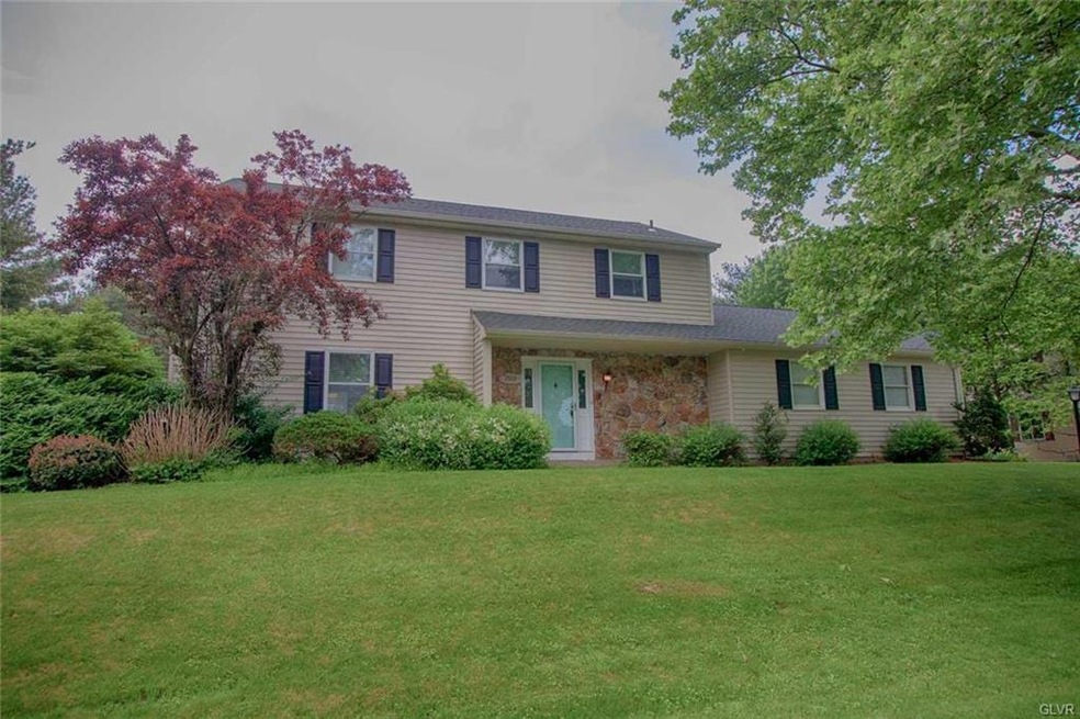 Welcome to 7922 Woodsbluff Run located in the comm