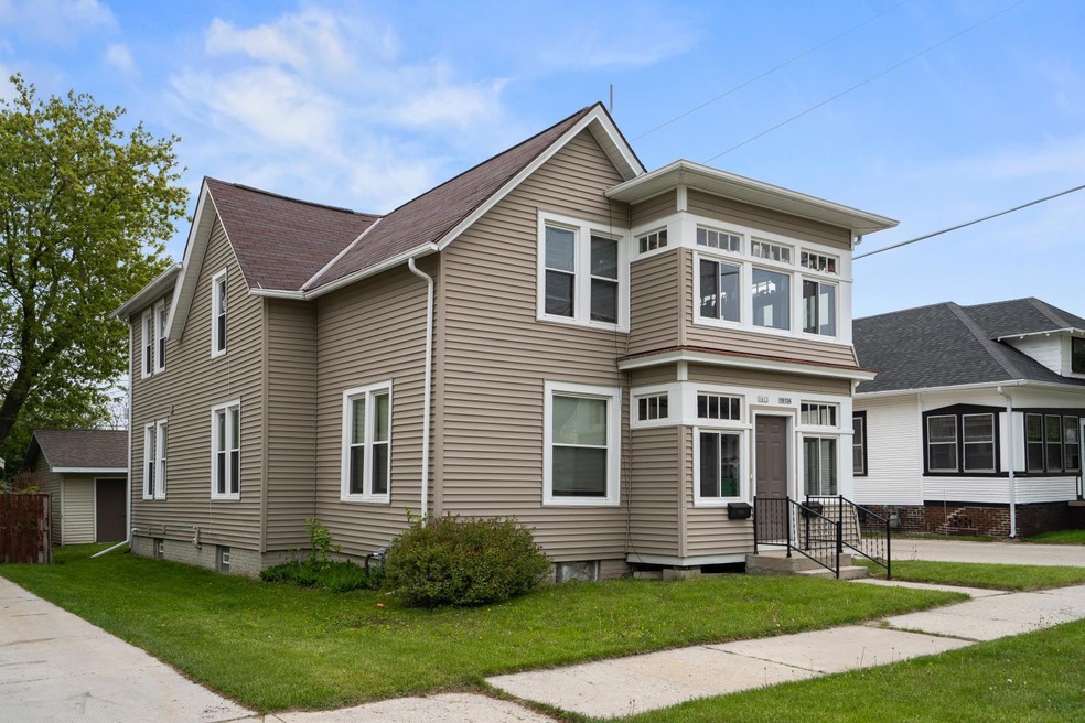 1613 S 8th
