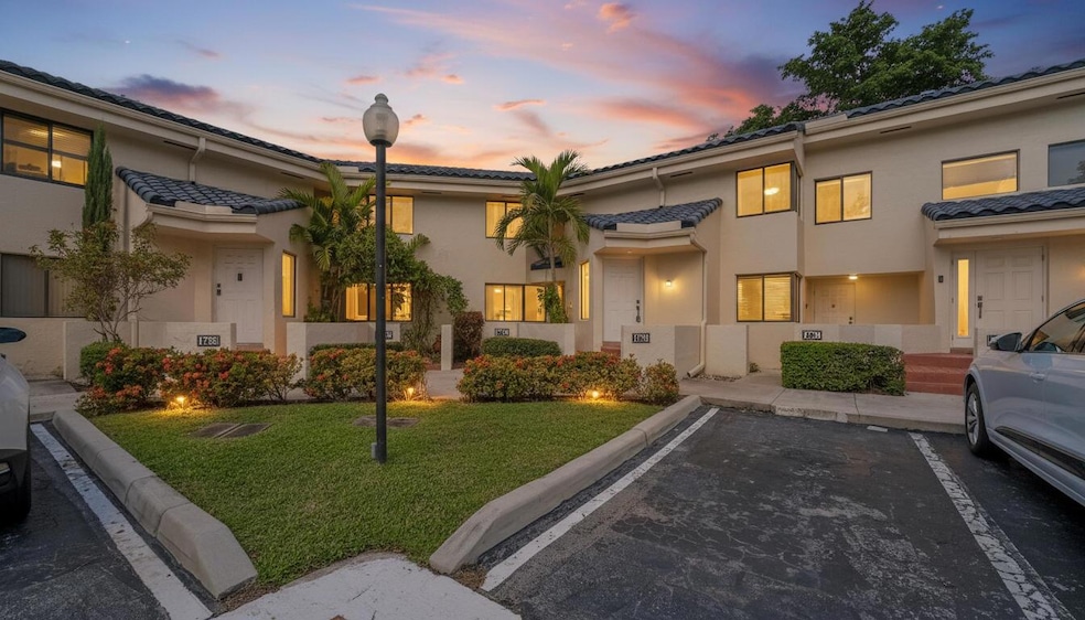 1732 NW 81st Way unit 1732, Plantation, FL 33322 - photo 1