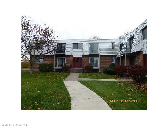 274 Richard St unit 4, Newington, CT 06111 - photo 1