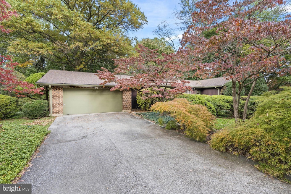 2715 Point Breeze Dr, Wilmington, DE 19810 - photo 1