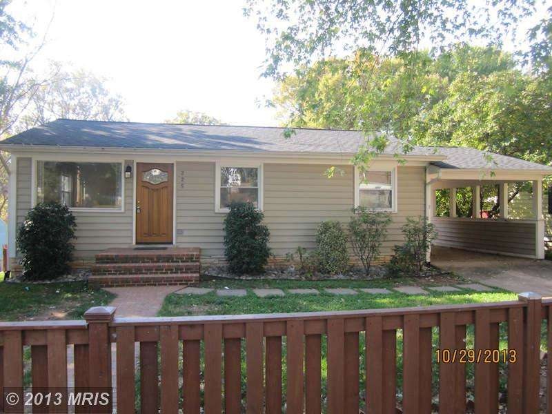 225 Cabbel Dr, Manassas Park, VA 20111 - photo 1