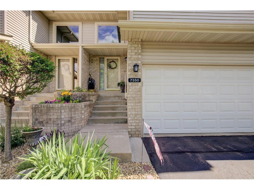 Meticulous maintained townhome located in a super 