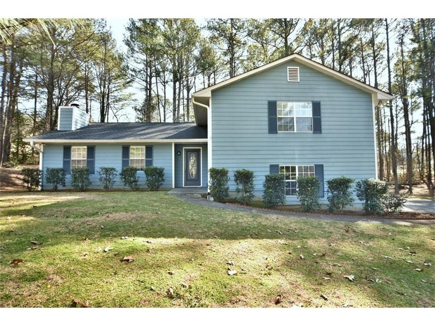 Wow this charmer has it all great price, huge yard