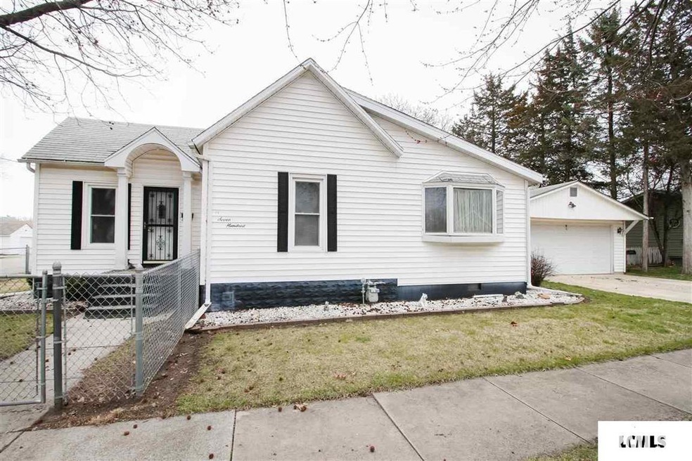 700 Wichita Ave, Lincoln, IL 62656 - photo 1