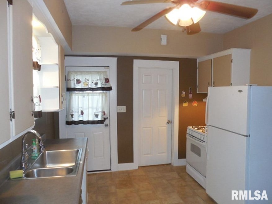 1714 Leclaire St, Davenport, IA 52803 - photo 1