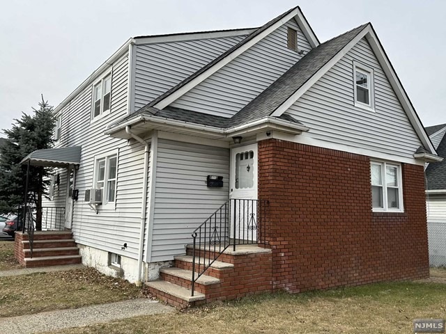 252 Lake Ave unit 1, Lyndhurst, NJ 07071 - photo 1