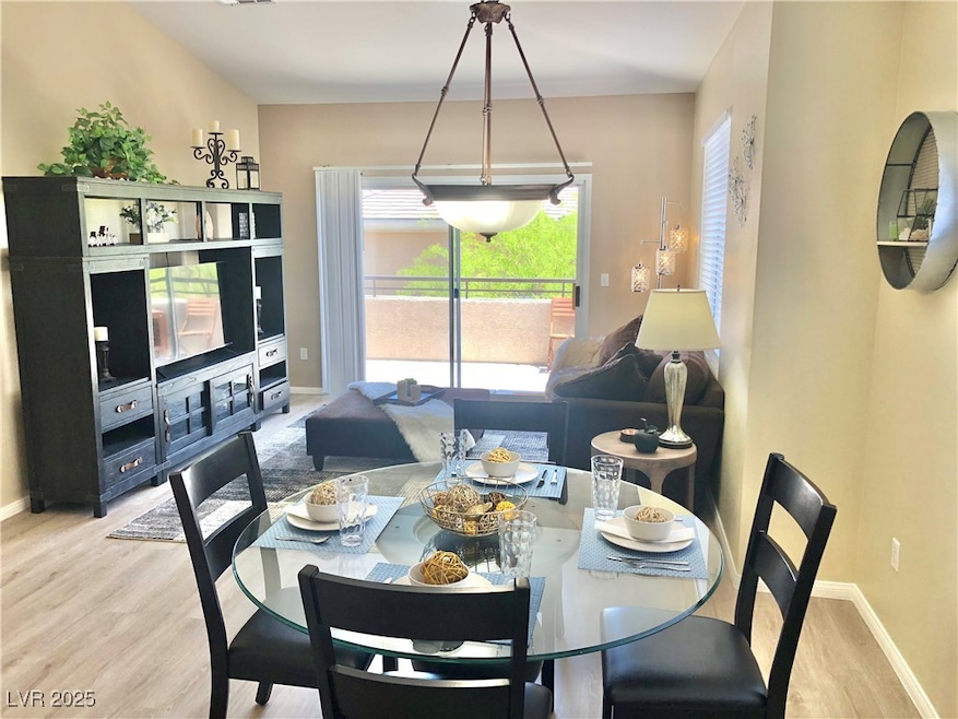 FRESH AND CLEAN!  GORGEOUS OPEN CONCEPT, BEAUTIFUL