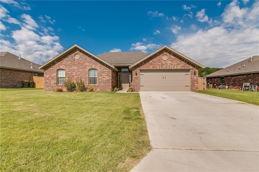 1302 Silver Oak St, Elkins, AR 72727 - photo 1