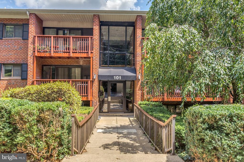 101 Skyhill Rd unit 203, Alexandria, VA 22314 - photo 1