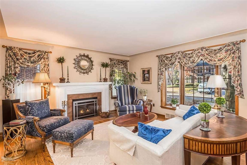 1366 Bishop Rd, Grosse Pointe Park, MI 48230 - photo 1