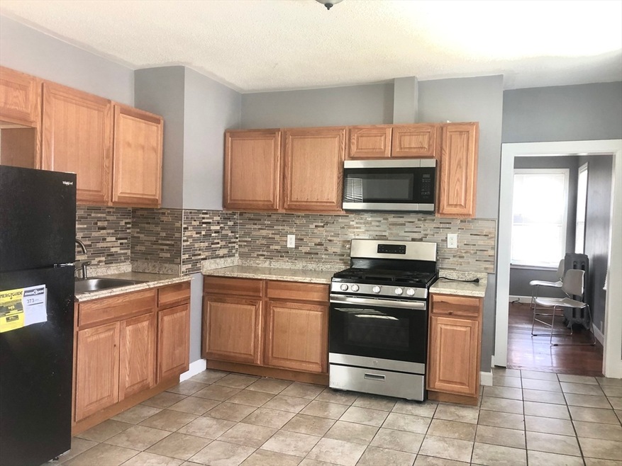 90 Forest Ave unit 3, Brockton, MA 02301 - photo 1