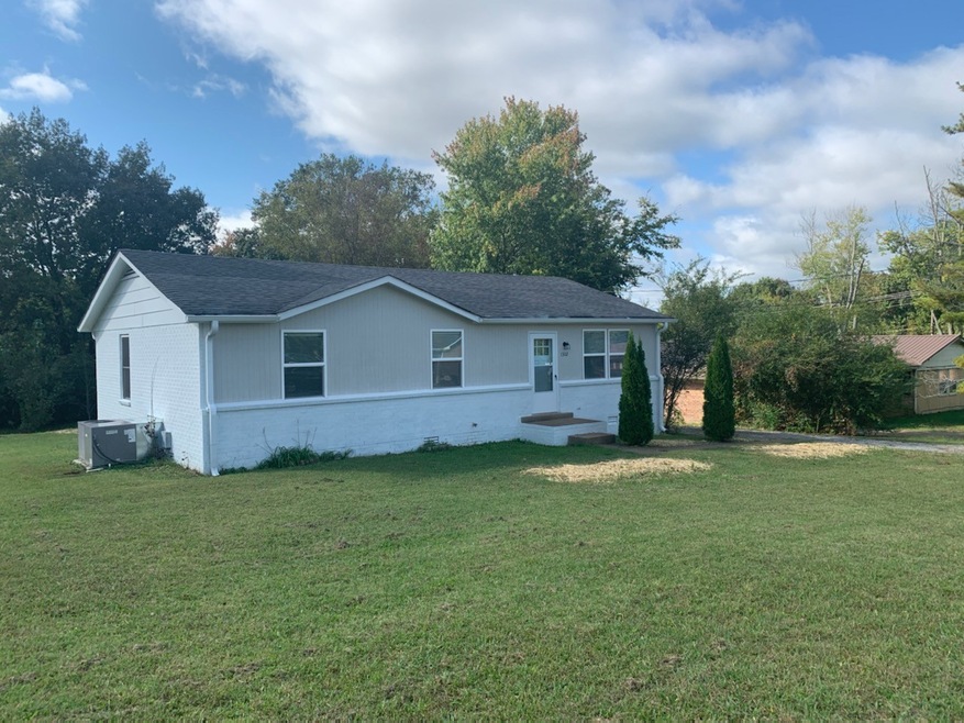 1302 Northcutt Dr, Shelbyville, TN 37160 - photo 1
