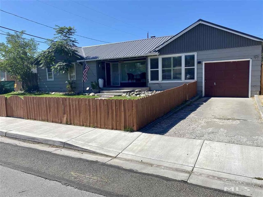 1021 19th St, Sparks, NV 89431 - photo 1