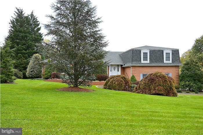 10515 Rolling Green Ct, Clarksburg, MD 20871 - photo 1