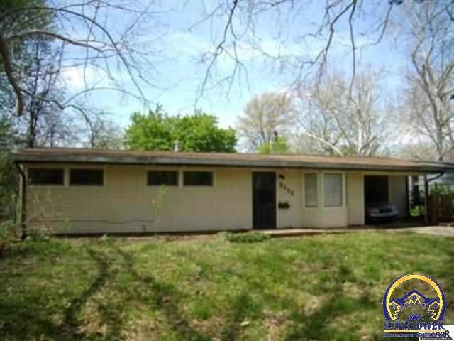 2525 SW Burnett Rd, Topeka, KS 66614 - photo 1