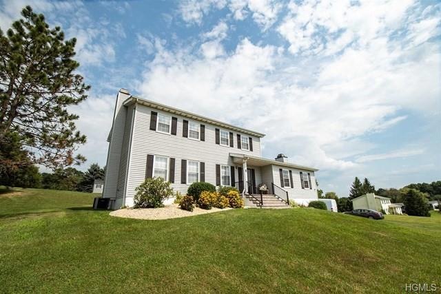 6 Robin Ln, Wappingers Falls, NY 12590 - photo 1