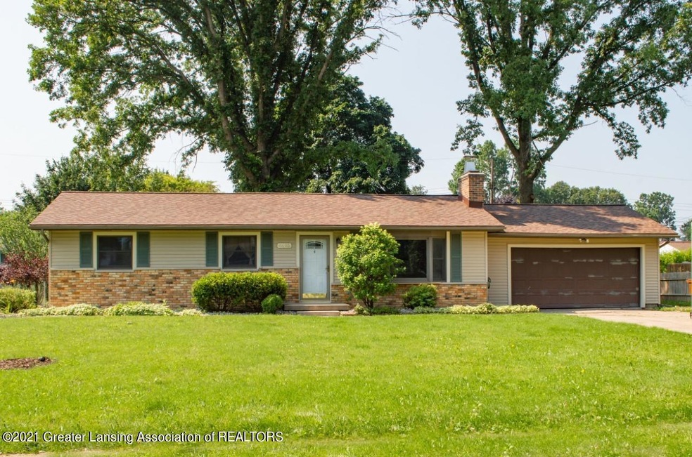 1 FRONT OF HOUSE