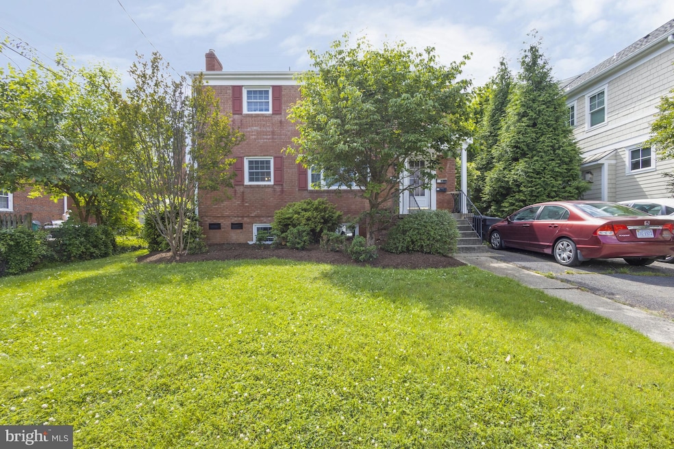 706 N Cleveland St, Arlington, VA 22201 - photo 1