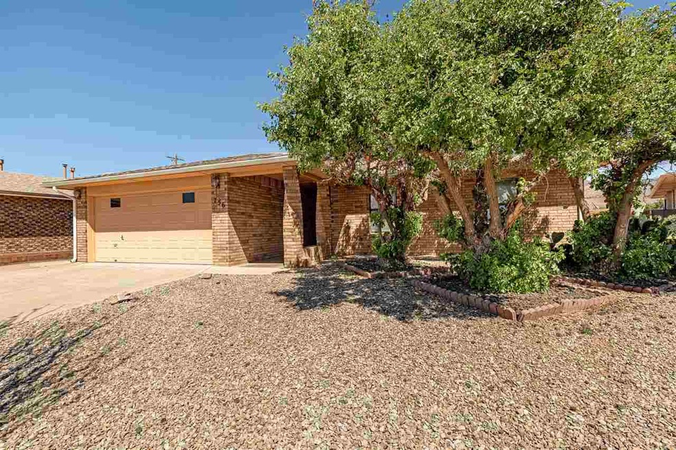 756 Montwood Ct, Alamogordo, NM 88310 - photo 1