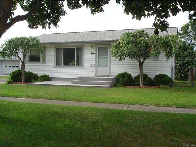Great Curb Appeal!