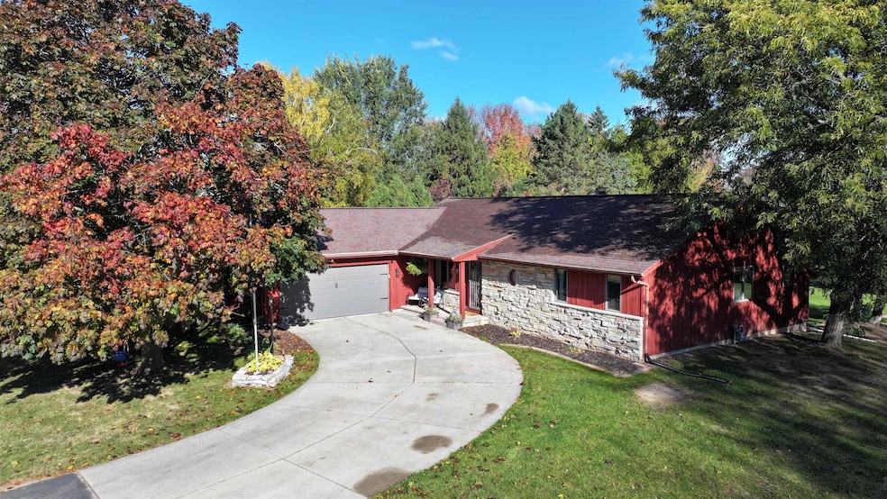 4710 W Sunflower Rd, Appleton, WI 54914 - photo 1