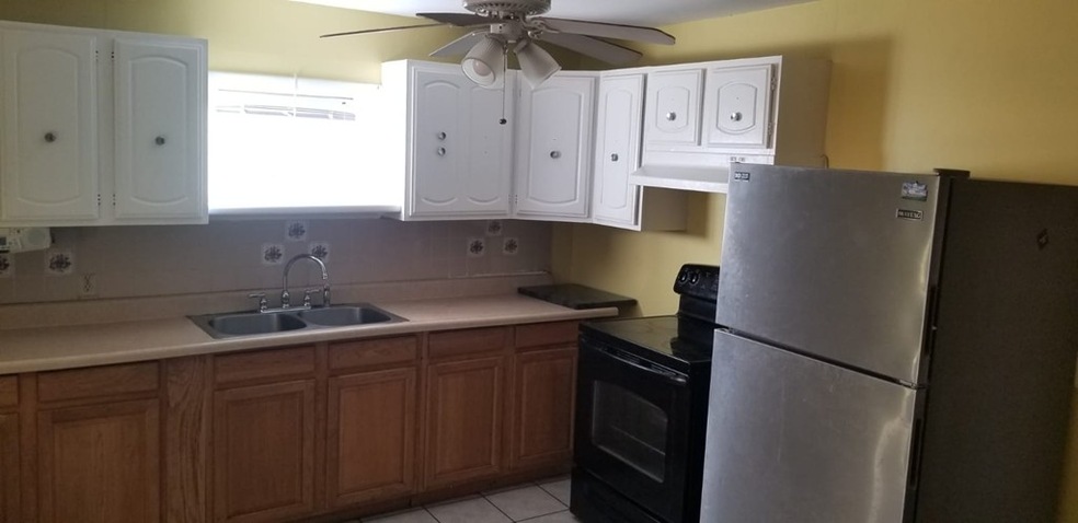 10 Friend St unit Rear, Lynn, MA 01902 - photo 1