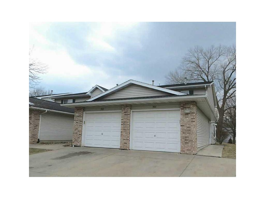 901 Grand Avenue Ct unit 901, Marion, IA 52302 - photo 1