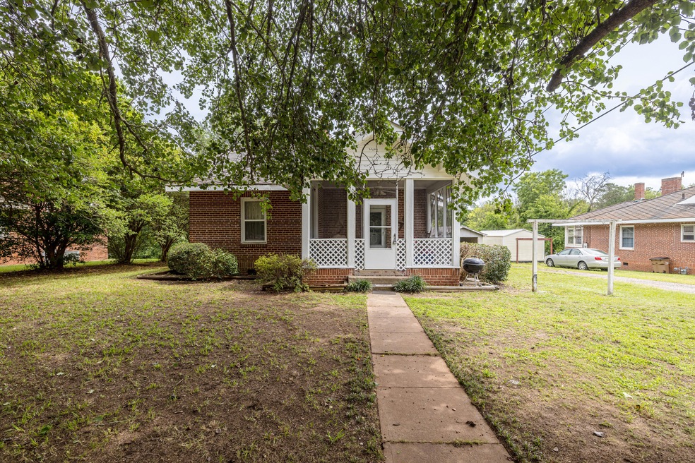 1309Hillcrest-03