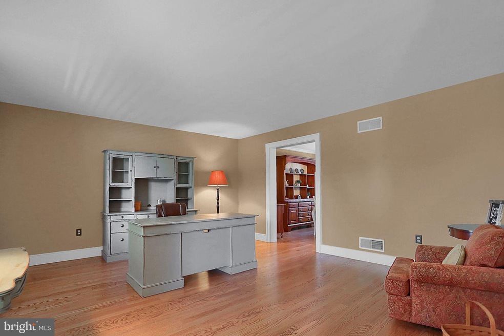 1149 Bernard Dr, Reading, PA 19605 - photo 1