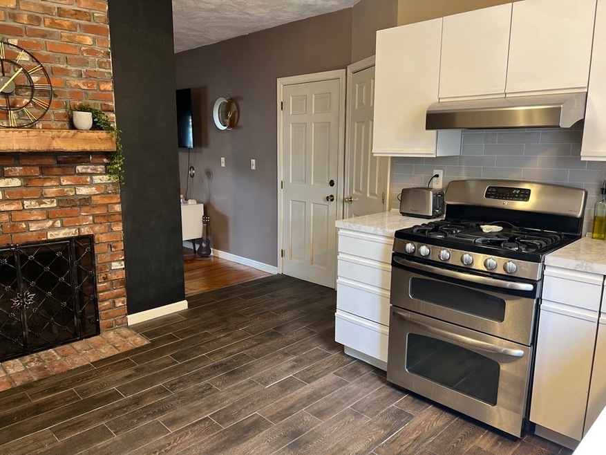 5 Mall St unit 2, Salem, MA 01970 - photo 1