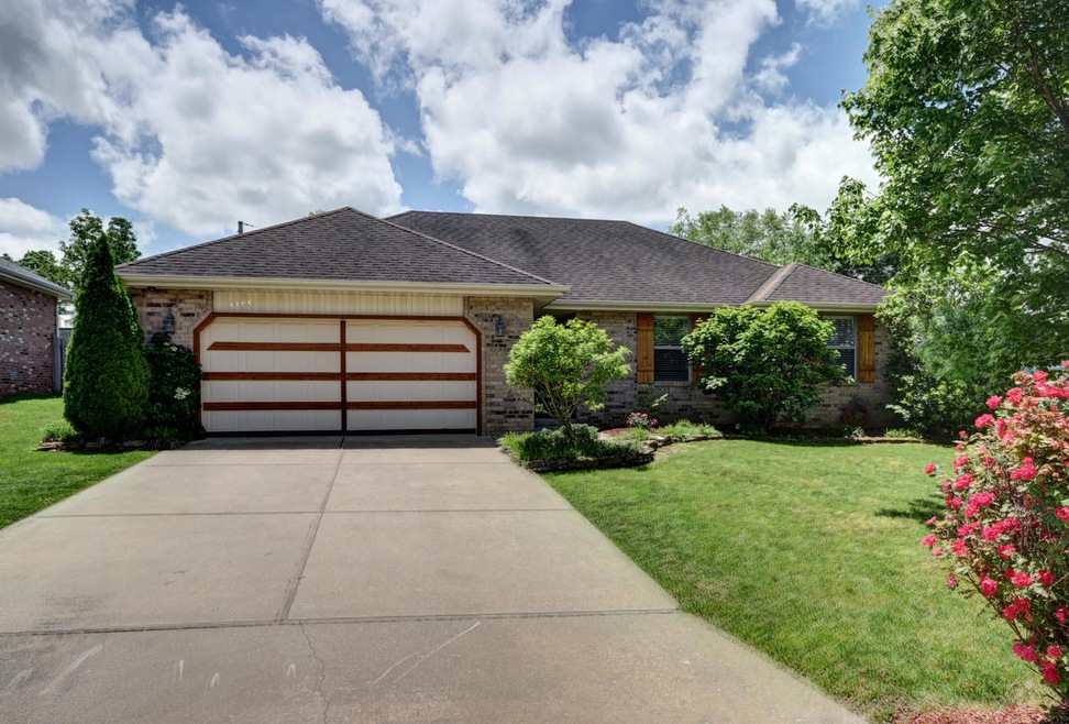 1106 W Butterfield Dr-2