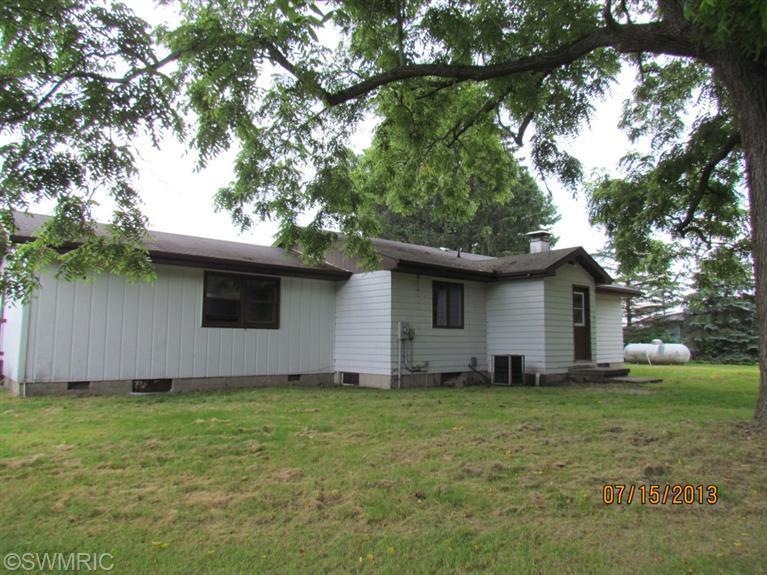 19126 Three Oaks Rd, Three Oaks, MI 49128 - photo 1