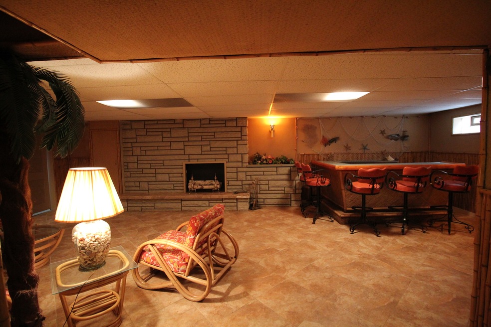 4441 Emerson Ave, Schiller Park, IL 60176 - photo 1