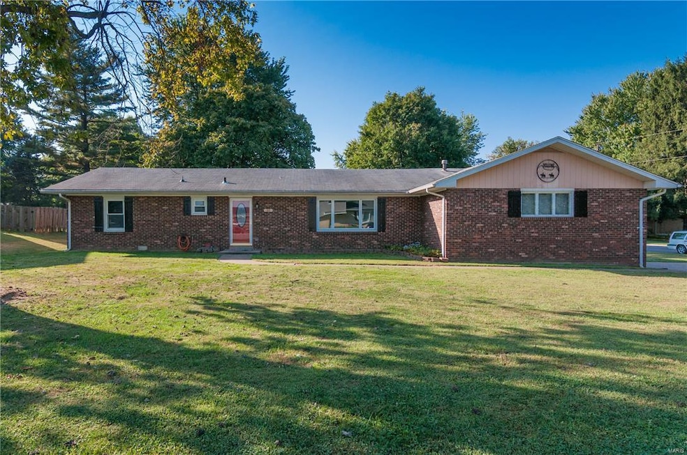 10 Cherry Hills Dr, Collinsville, IL 62234 - photo 1