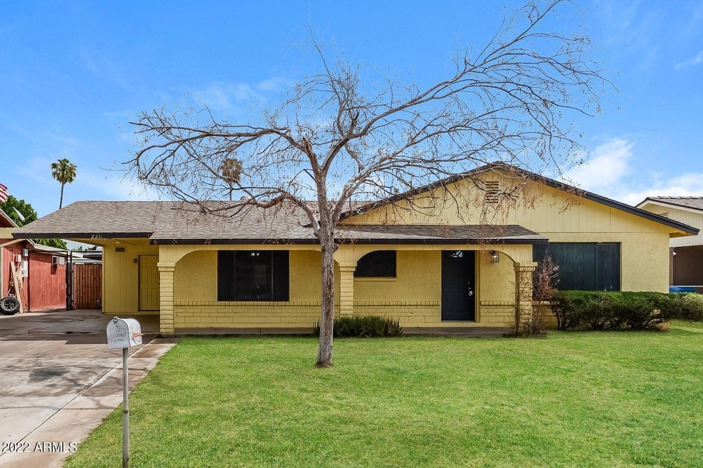 2211 N 54th Ln, Phoenix, AZ 85035 - photo 1