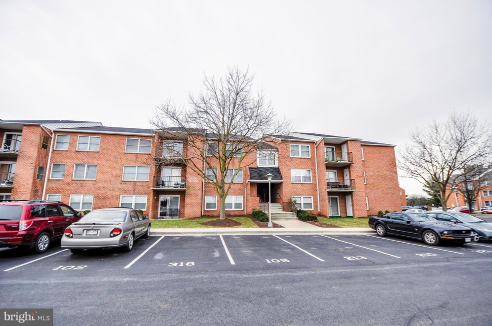 300 Chapel Ct unit 318, Walkersville, MD 21793 - photo 1