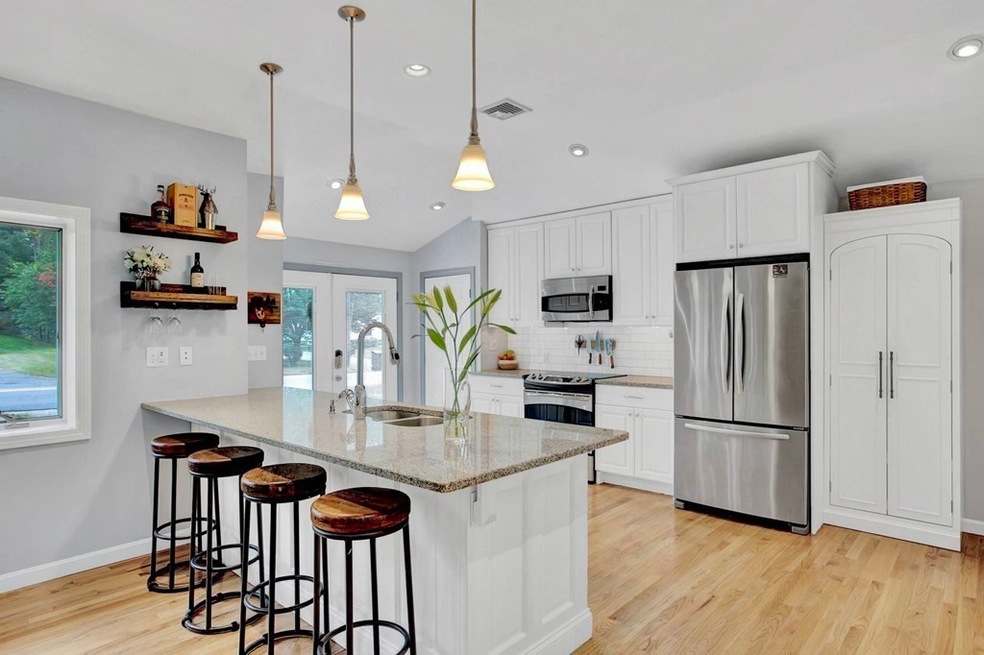 162 Pond St unit 1, Georgetown, MA 01833 - photo 1