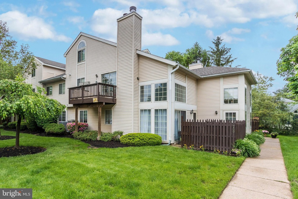 209 Christopher Place unit 9, Chalfont, PA 18914 - photo 1