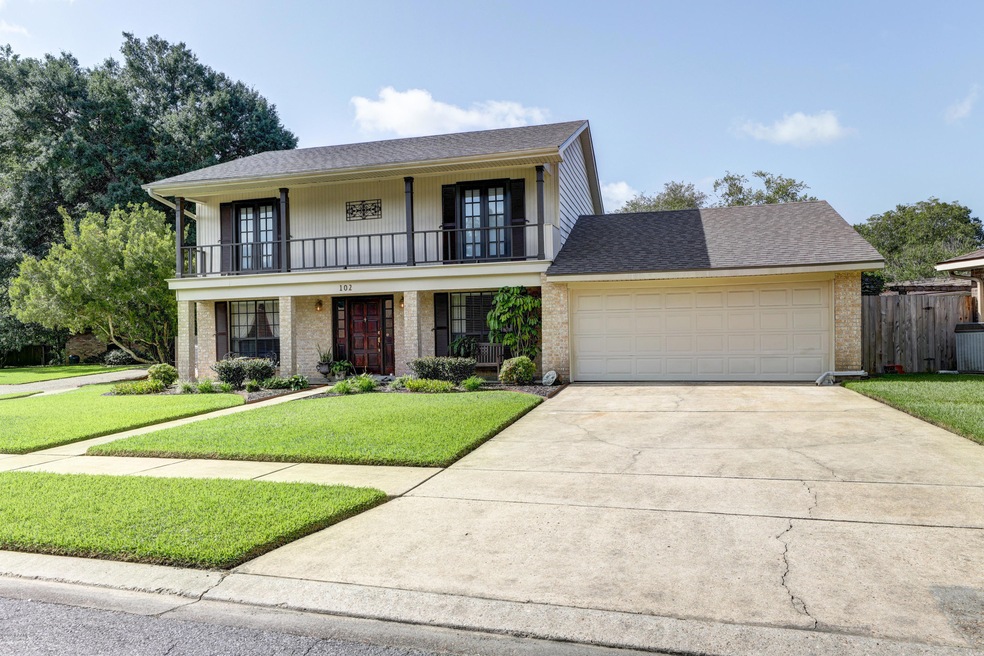 102 Duncan Circle-1