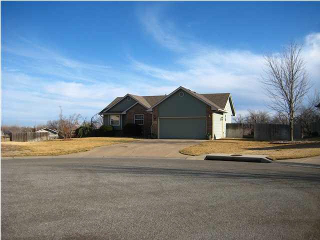 Spacious quarter acre cul-de-sac lot, with lots of