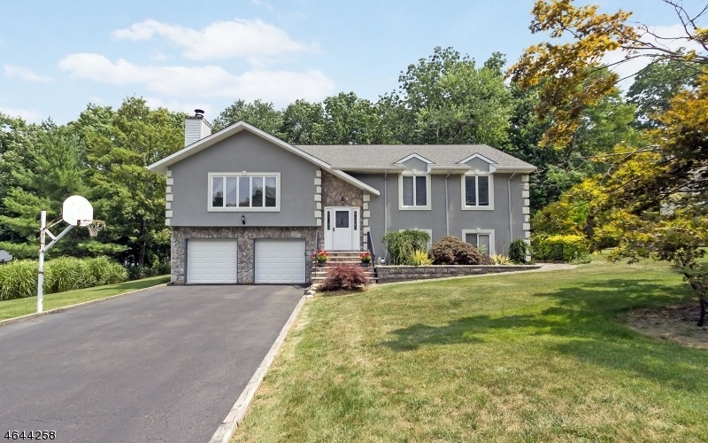 32 Sandra Ln, Randolph, NJ 07869 - photo 1