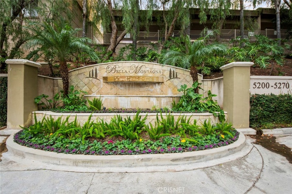 5220 Premiere Hills Cir unit 220, Woodland Hills, CA 91364 - photo 1