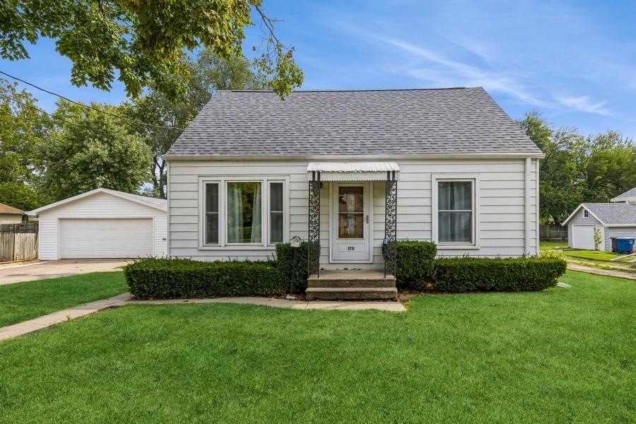 1711 E 24th St, Des Moines, IA 50317 - photo 1