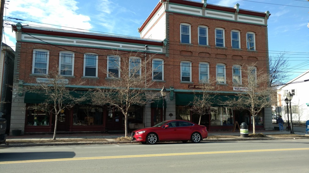 320 Broad St, Milford, PA 18337 - photo 1