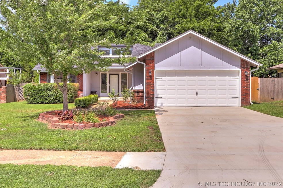 4908 S Juniper Ave, Broken Arrow, OK 74011 - photo 1